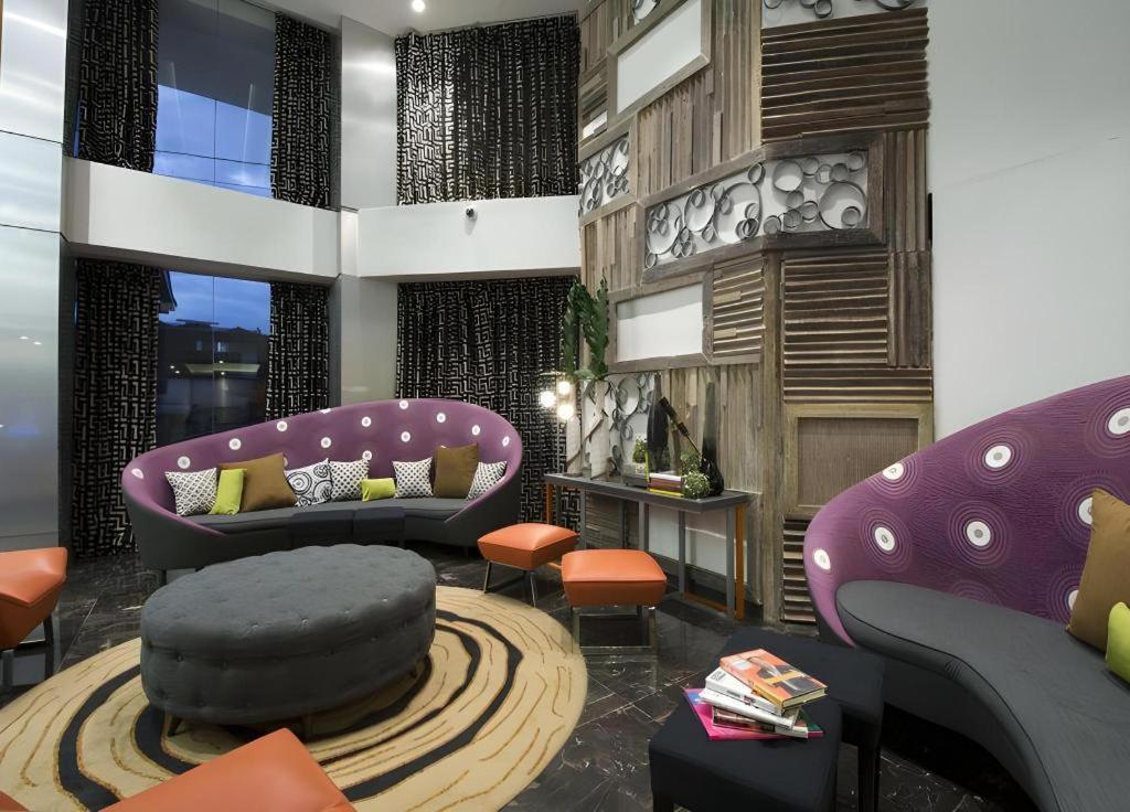 Hive Hotel Quezon City Esterno foto