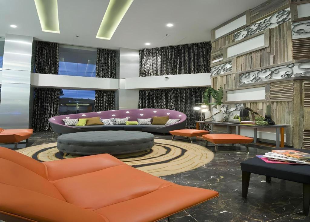 Hive Hotel Quezon City Esterno foto