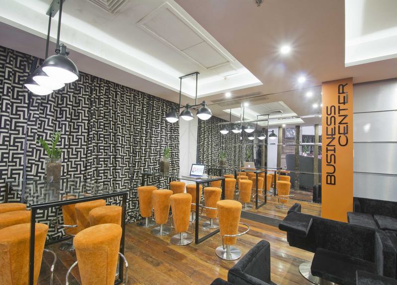 Hive Hotel Quezon City Esterno foto