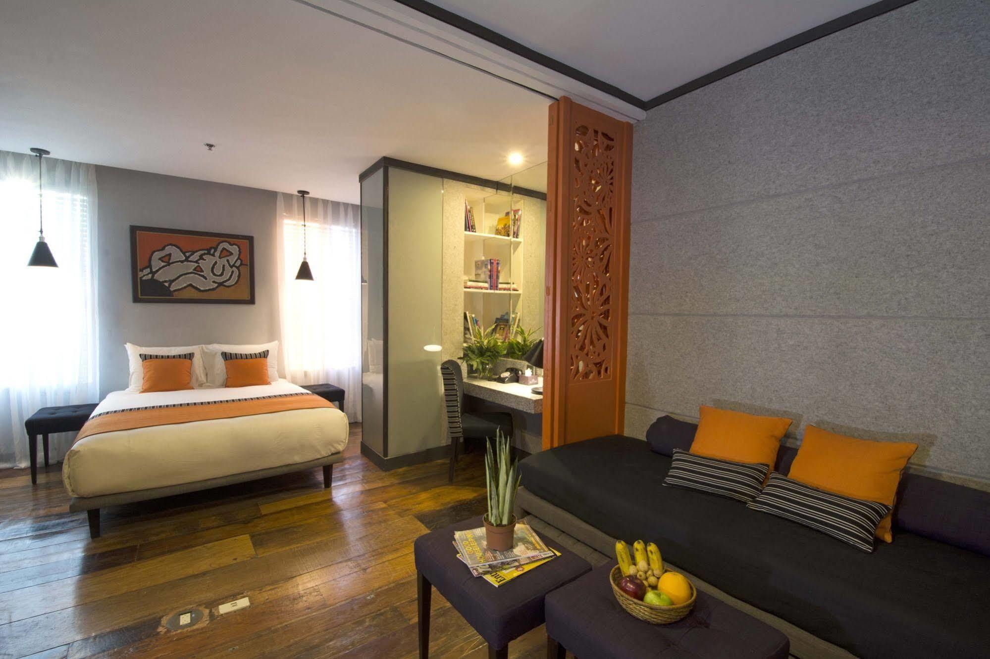 Hive Hotel Quezon City Esterno foto